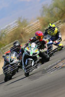 media/Nov-05-2022-SoCal Trackdays (Sat) [[f8d9b725ab]]/Turn 2 (1120am)/